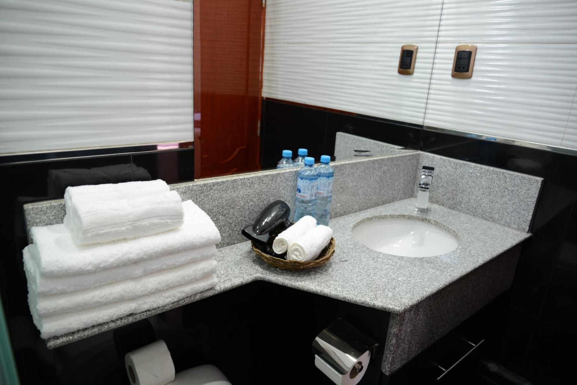 Altipacha Ayacucho Hotel Ngoại thất bức ảnh