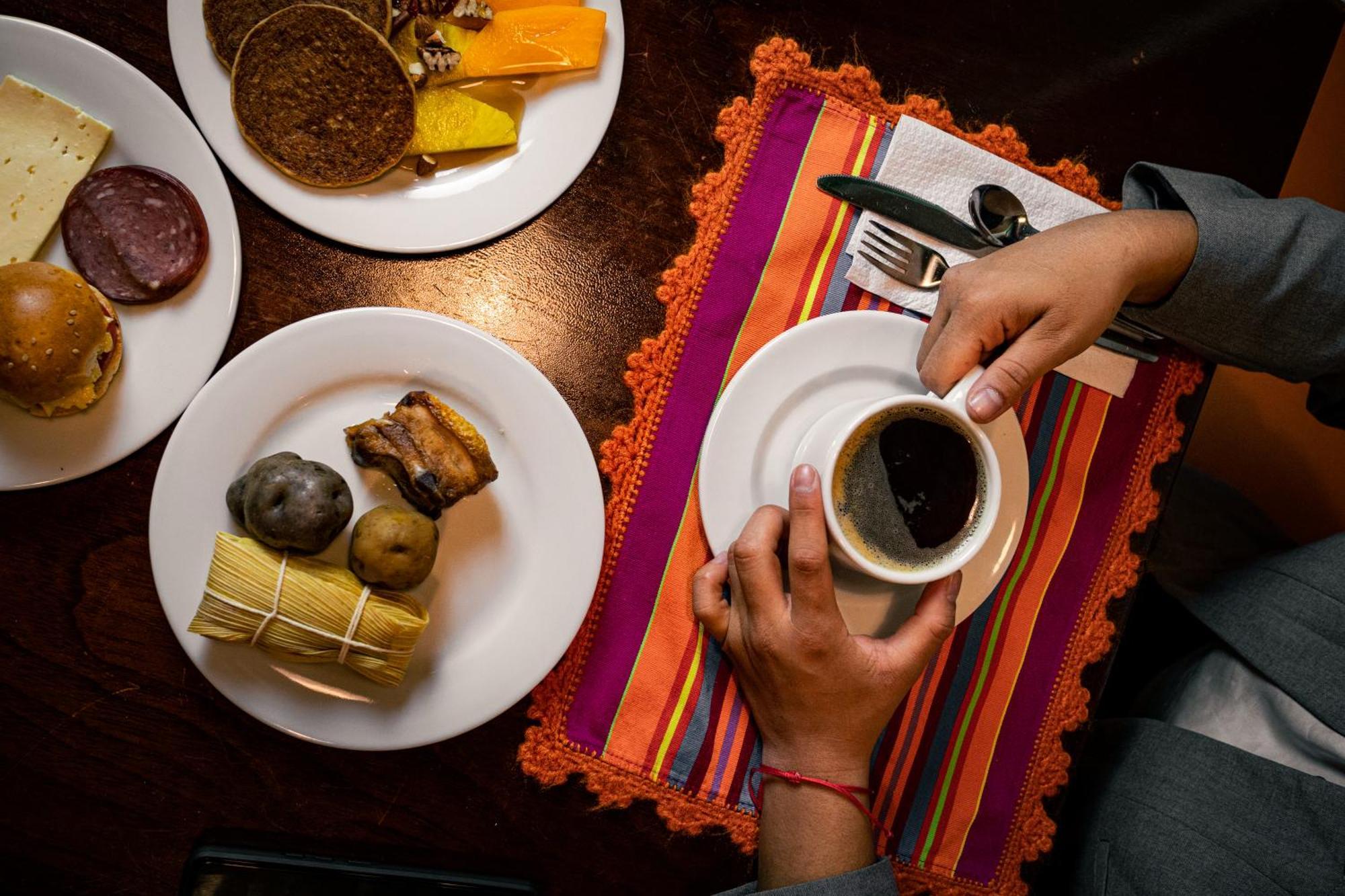Altipacha Ayacucho Hotel Ngoại thất bức ảnh